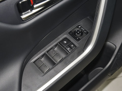 2023款 2.0L CVT四驱探险旗舰版