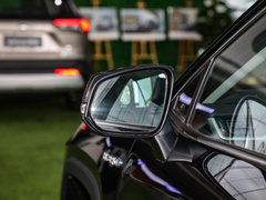 2023款 双擎 2.5L E-CVT两驱精英版