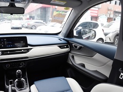 2023款 1.5L 手动时尚型