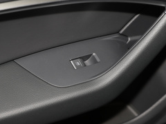 2023款 改款 40 TFSI 豪华动感型