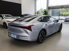 2023款 纯电 520km 后驱版