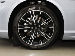 2023款 纯电 520km 后驱版