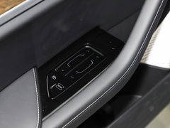 2023款 纯电 520km 后驱版
