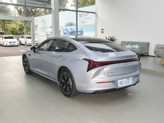 2023款 纯电 520km 后驱Lite版