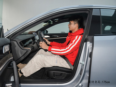 2023款 纯电 520km 后驱Lite版