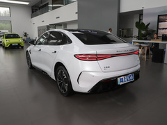 2023款 冠军版 550km 尊贵型