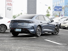 2023款 冠军版 550km 尊贵型