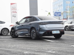2023款 冠军版 550km 尊贵型