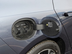 2023款 冠军版 550km 尊贵型