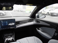 2023款 冠军版 550km 尊贵型
