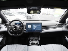 2023款 冠军版 550km 尊贵型