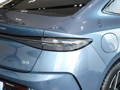 2023款 冠军版 700km 性能版