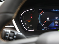 2023款 2.0T 手动柴油四驱精英型大双