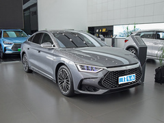 2023款 DM-i 冠军版 121KM 尊荣型