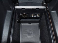 2023款 DM-i 冠军版 121KM 尊享型