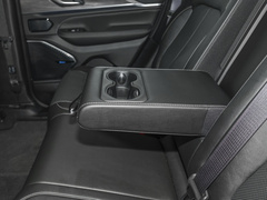 2023款 2.0T 4xe 远峰版