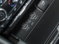 2023款 2.0T 4xe 远峰版