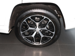 2023款 2.0T 4xe 巅峰版