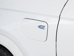 2023款 2.0T 4xe 巅峰版