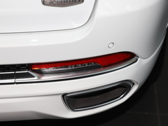 2023款 2.0T 4xe 巅峰版