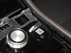 2023款 2.0T 4xe 巅峰版