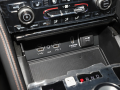 2023款 2.0T 4xe 巅峰版