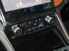 2023款 2.0T 4xe 巅峰版