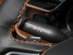2023款 2.0T 4xe 巅峰版