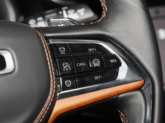 2023款 2.0T 4xe 巅峰版