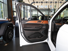 2023款 2.0T 4xe 巅峰版