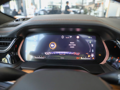 2023款 2.0T 4xe 巅峰版