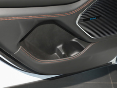 2023款 2.0T 4xe 巅峰版