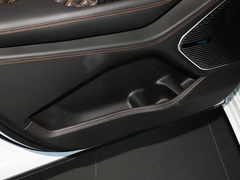2023款 2.0T 4xe 巅峰版