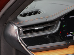 2023款 2.0T 4xe 巅峰版