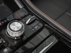 2023款 2.0T 4xe 巅峰版