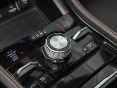 2023款 2.0T 4xe 巅峰版