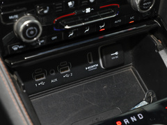 2023款 2.0T 4xe 巅峰版