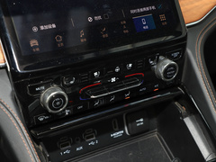 2023款 2.0T 4xe 巅峰版