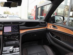 2023款 2.0T 4xe 巅峰版