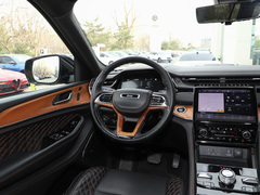 2023款 2.0T 4xe 巅峰版