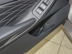 2023款 2.5L Touring尊贵版