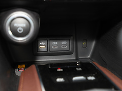 2023款 双擎 2.5L CVT两驱豪华版
