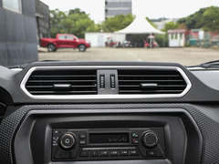2023款 1.5T两驱干饭版进取型1820mm货箱 