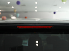 2023款 2.0T 汽油旗舰版 7座