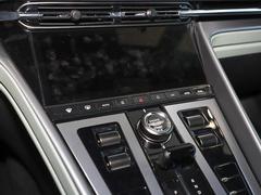 2023款 4.0T V8