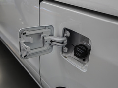 2023款 2.0L 手动舒适型CNG 9座