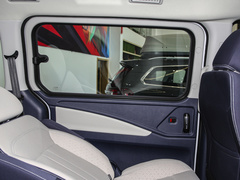 2023款 2.0L 手动舒适型CNG 9座
