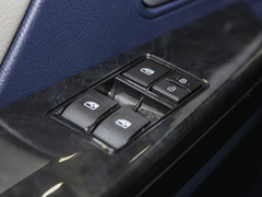 2023款 2.0L 手动舒适型CNG 9座