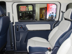 2023款 2.0L 手动豪华型CNG 7座