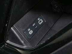 2023款 冠军版 EV 520KM 旗舰型